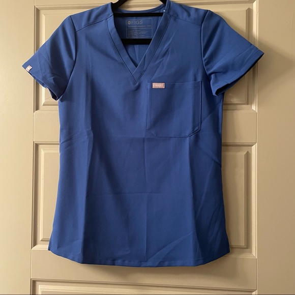 NWT Winning Blue Figs Catarina Scrub Top - Picture 2 of 3